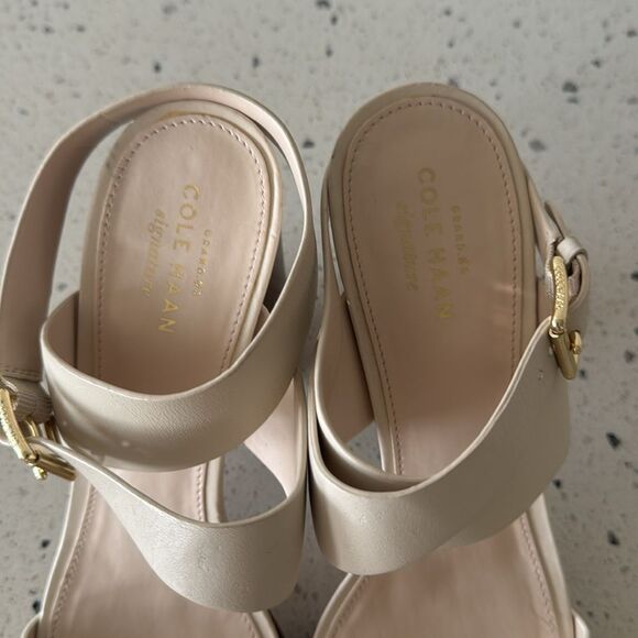 Cole Haan Cream & Floral Sandals Elegant Block Heel Buckle Ankle Strap Size 8B - Picture 11 of 16